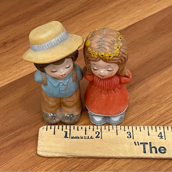 Pair of Vintage 1979 LUCY RIGG Adorable Kissing Boy & Girl Figurine Kitsch - Picture 9 of 15